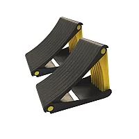 Streetwize Pair Of Foldable Wheel Chocks With Spikes